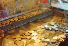 Arcade coin machine