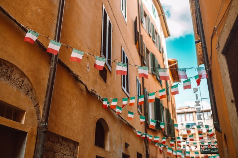 Italian flag banners across street as 3 Oaks Gaming secures content distribution deal with AdmiralBet in the country.